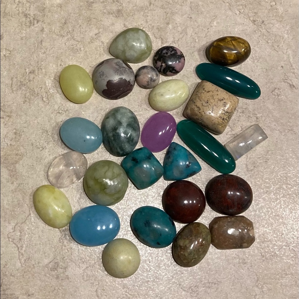Polished semi precious stones:jewelry